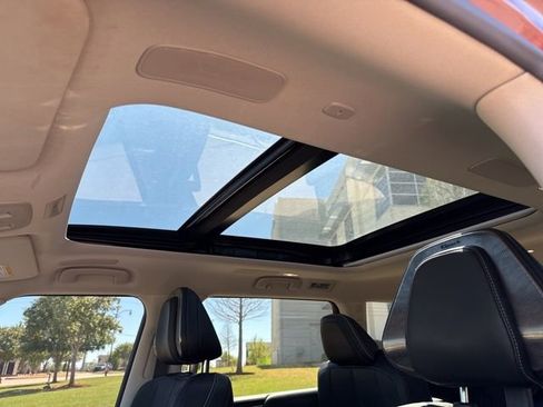 Used 2025 INFINITI QX80 Sensory image 16