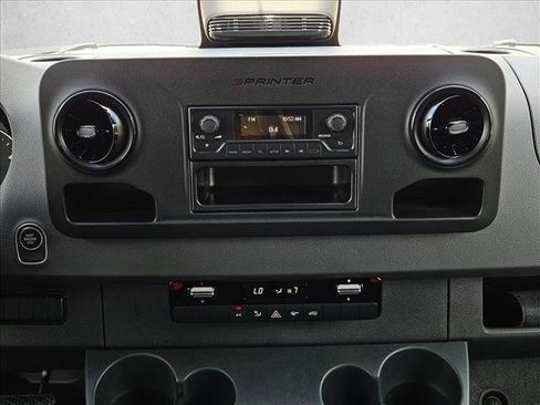 Used 2025 Mercedes-Benz Sprinter 2500 image 13