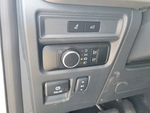 Used 2024 Ford Expedition XLT image 6