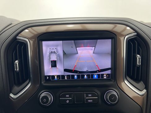 Used 2023 Chevrolet Silverado 2500 High Country w/ Technology Package image 13