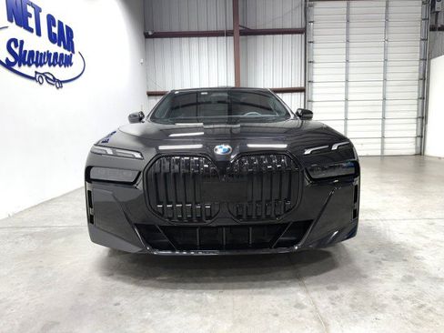 Used 2024 BMW 740i xDrive AWD/4WD image 7