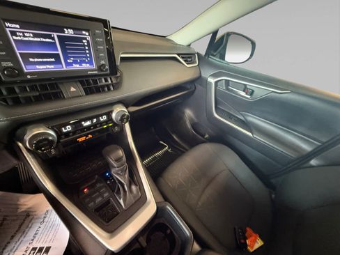 Used 2022 Toyota RAV4 XLE w/ Convenience Package AWD/4WD image 18