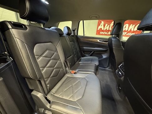 Used 2025 Volkswagen Atlas SE FWD image 16