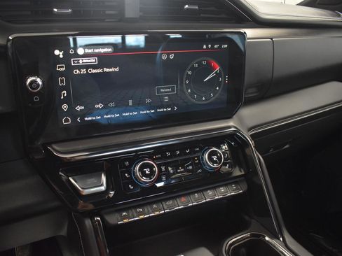 Used 2023 GMC Sierra 1500 AT4X image 25