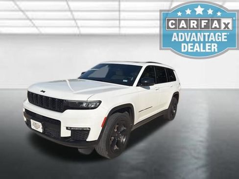 Used 2024 Jeep Grand Cherokee L Limited w/ Black Appearance Package AWD/4WD image 8