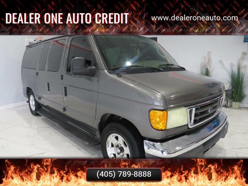 Used 2005 Ford E-150 and Econoline 150 Wagon image 1