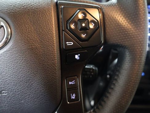 Used 2022 Toyota 4Runner TRD Off-Road Premium image 32