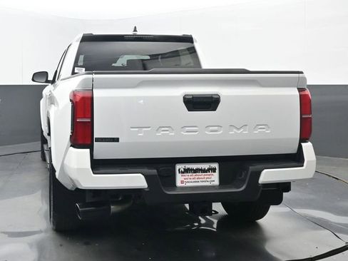 Used 2025 Toyota Tacoma SR5 RWD image 17