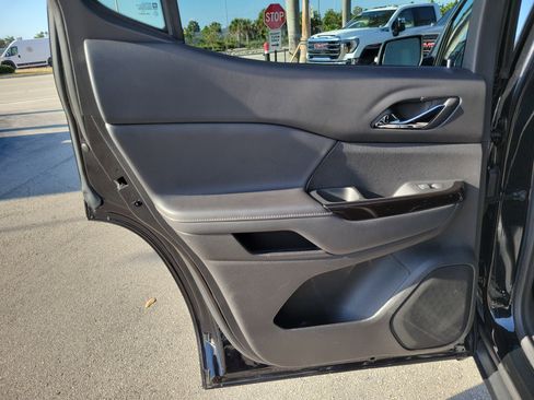 Used 2023 GMC Acadia AT4 w/ Technology Package image 12