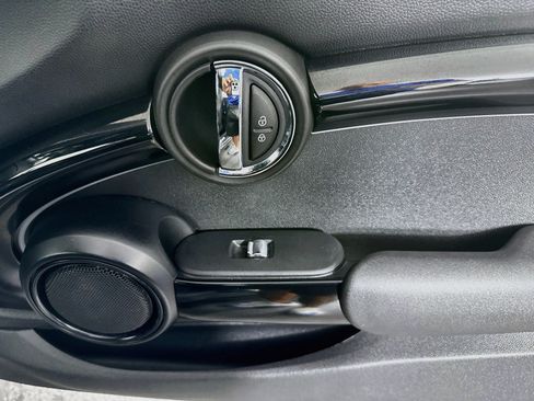 Used 2022 MINI Cooper S w/ Driver Assistance Package FWD image 29