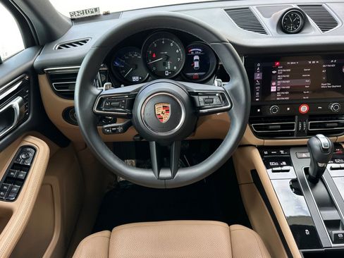 Used 2026 Porsche Macan AWD/4WD image 14