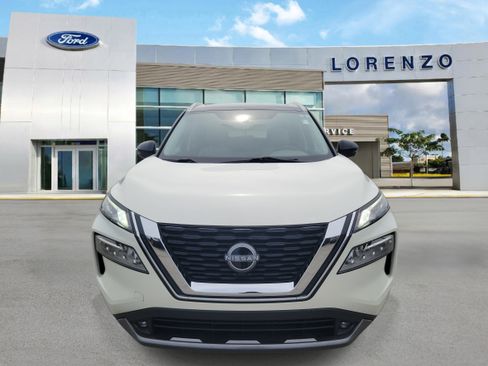 Used 2022 Nissan Rogue SL FWD image 2