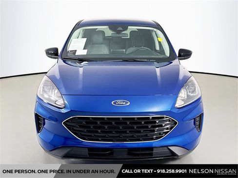 Used 2022 Ford Escape SE w/ SE Sport Appearance Package image 2