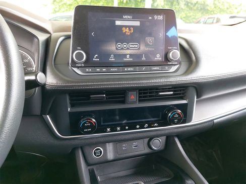 Used 2023 Nissan Rogue SV image 19