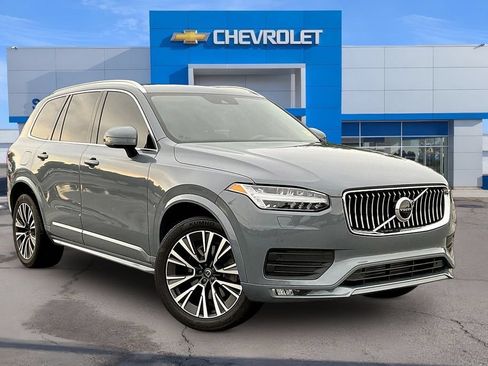 Used 2021 Volvo XC90 T6 Momentum AWD/4WD image 2