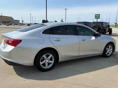 Used 2018 Chevrolet Malibu LS FWD image 19