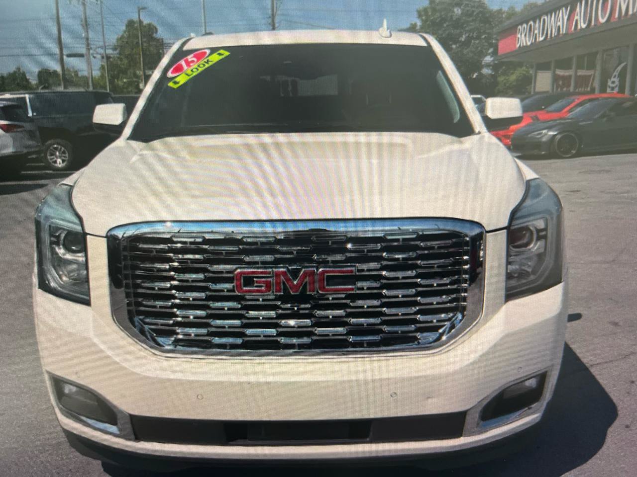 Used 2015 GMC Yukon Denali w/ Premium Package AWD/4WD image 8