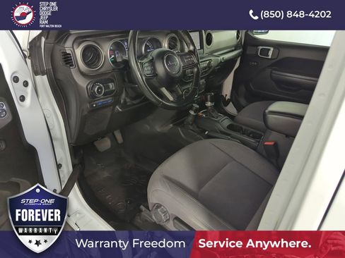 Used 2023 Jeep Wrangler Unlimited w/ Cold Weather Group AWD/4WD image 10