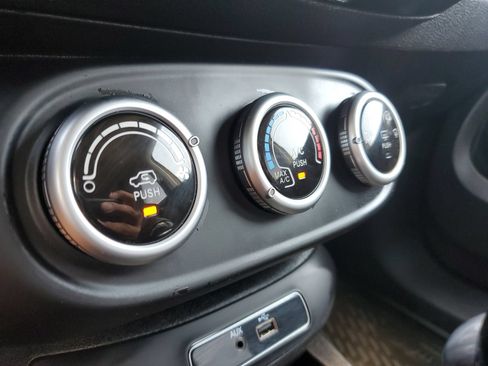 Used 2016 FIAT 500X Trekking FWD image 27