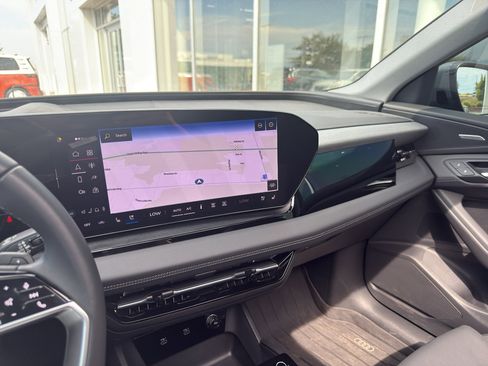 Used 2025 Audi Q6 e-tron Premium Plus image 14