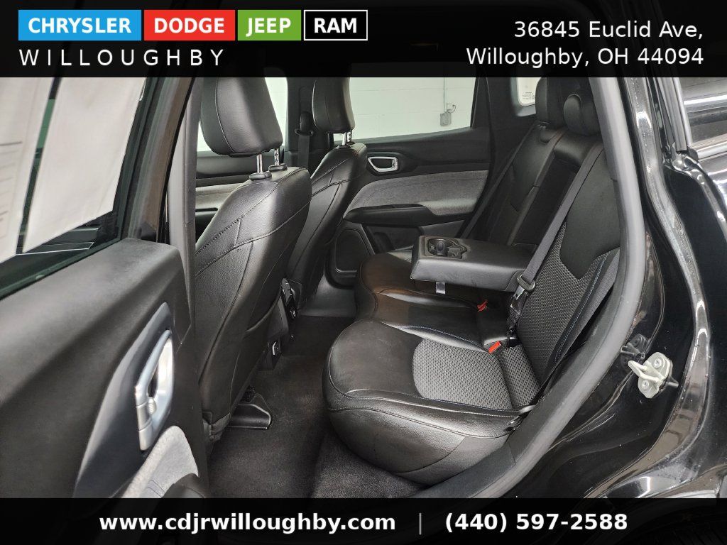 Used 2024 Jeep Compass Latitude AWD/4WD image 26