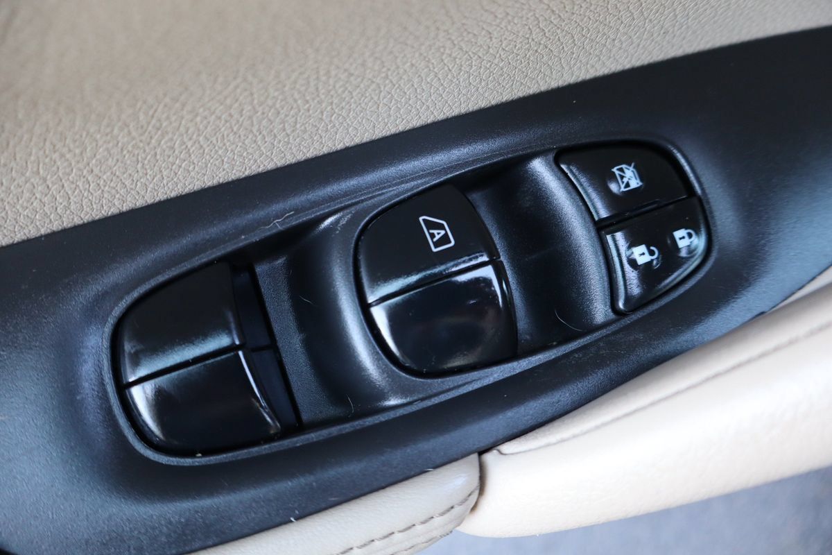Used 2019 Nissan Rogue SL w/ Premium Package AWD/4WD image 27