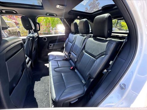 Used 2017 Land Rover Discovery SE AWD/4WD image 26