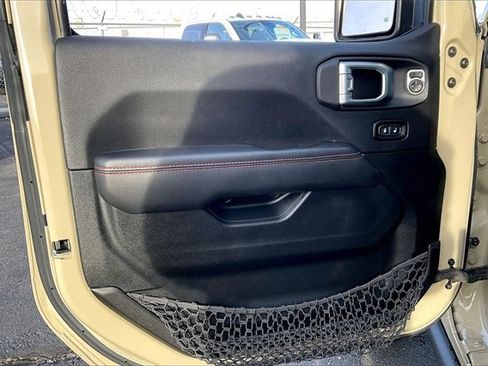 Used 2022 Jeep Gladiator Rubicon w/ LED Lighting Group image 18