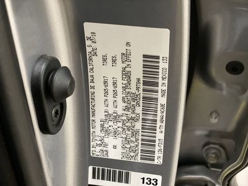 Used 2018 Toyota Tacoma TRD Sport image 29