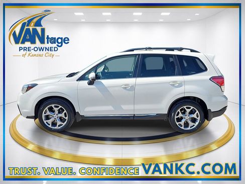 Used 2018 Subaru Forester 2.5i Touring AWD/4WD image 10