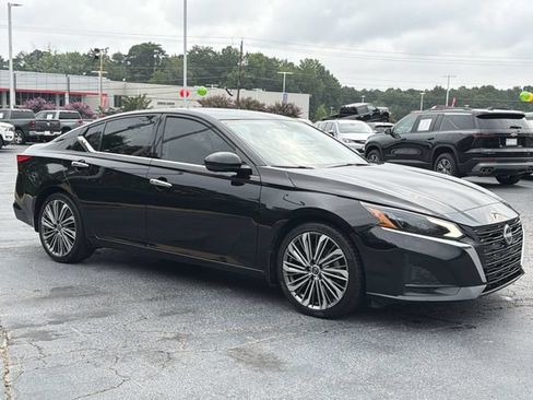 Used 2023 Nissan Altima 2.5 SL FWD image 9