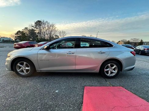 Used 2017 Chevrolet Malibu LS image 7