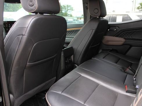 Used 2025 GMC Canyon Denali AWD/4WD image 19