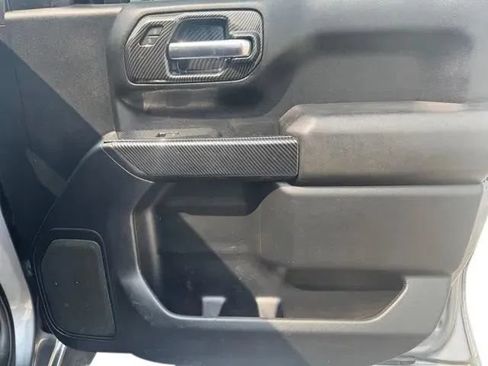 Used 2019 Chevrolet Silverado 1500 Custom w/ Custom Convenience Package AWD/4WD image 16