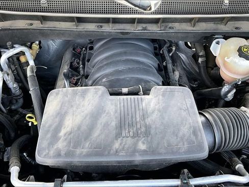 Used 2021 Chevrolet Suburban RST w/ Rear Media and Nav Package AWD/4WD image 32