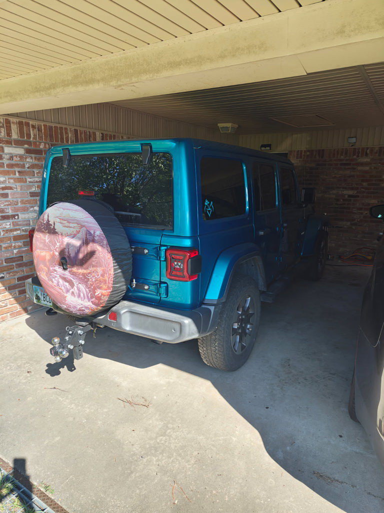 Used 2020 Jeep Wrangler Unlimited Sahara AWD/4WD image 2