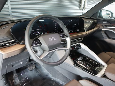 New 2025 Audi Q5 Prestige image 16