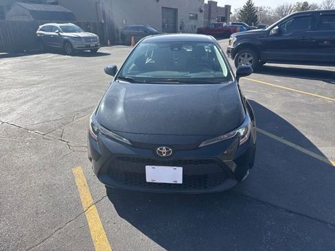 Used 2021 Toyota Corolla LE image 2
