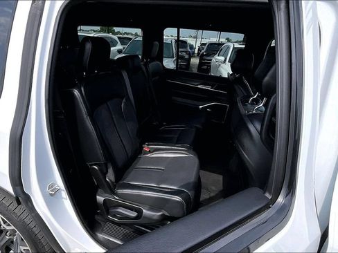Used 2024 Jeep Wagoneer Series III w/ Flexible Seating Group AWD/4WD image 36