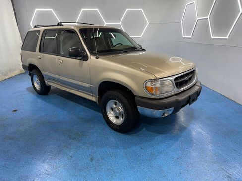 Used 1999 Ford Explorer 4WD 4-Door image 62