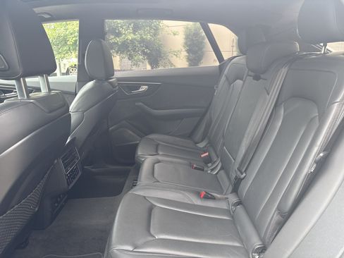 Used 2019 Audi Q8 Prestige w/ Luxury Package AWD/4WD image 31