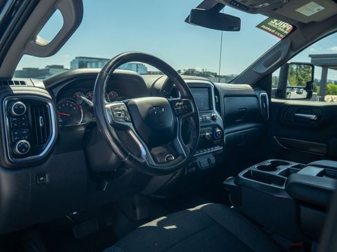 Used 2020 Chevrolet Silverado 1500 LT Trail Boss w/ Convenience Package AWD/4WD image 17