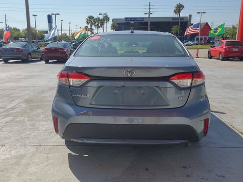 Used 2020 Toyota Corolla LE FWD image 4