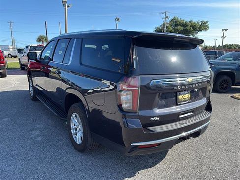 Used 2024 Chevrolet Suburban LT RWD image 6