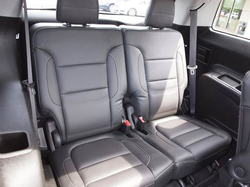 Used 2019 GMC Acadia SLT w/ LPO, Floor Liner Package AWD/4WD image 8