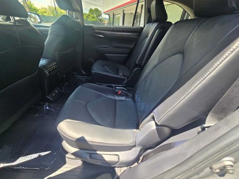 Used 2026 Toyota Highlander Platinum AWD/4WD image 18