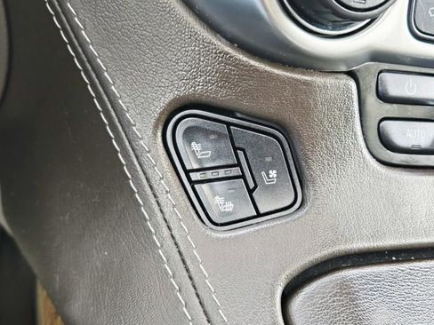 Used 2019 Chevrolet Suburban Premier image 35