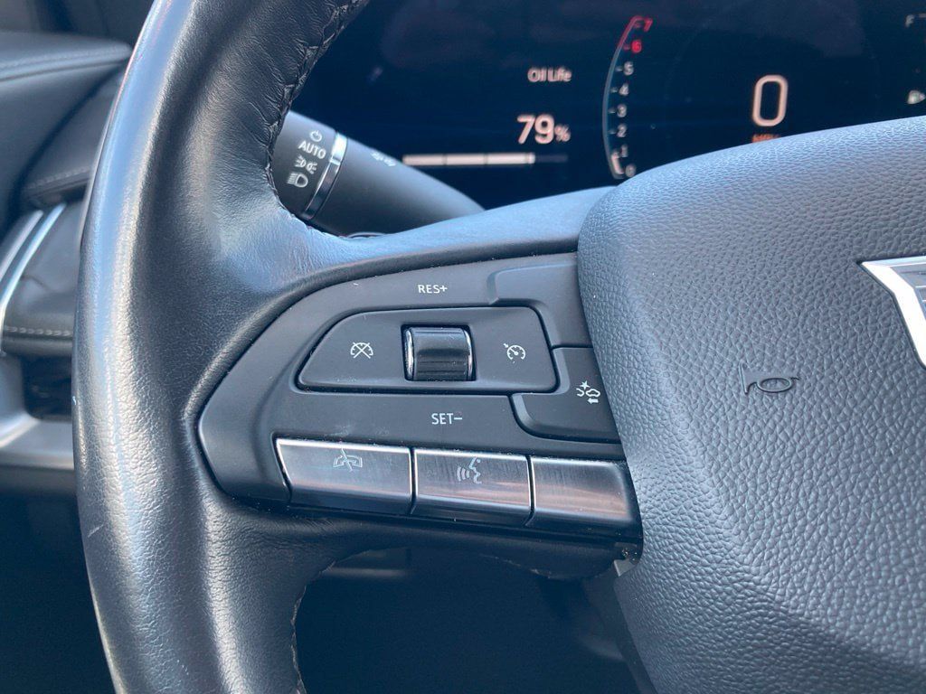 Used 2025 Cadillac XT4 Premium Luxury FWD image 9
