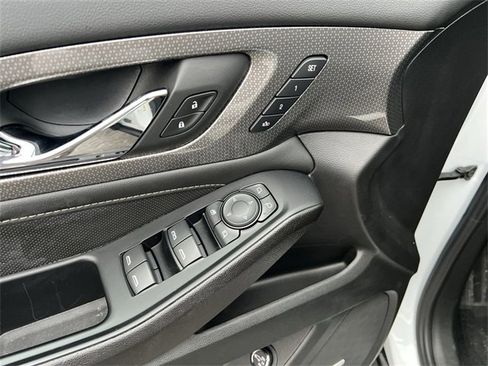 Certified 2023 Chevrolet Traverse Premier w/ Redline Edition image 15