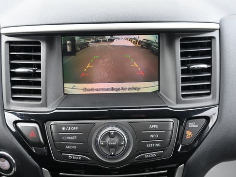 Used 2020 Nissan Pathfinder S image 28